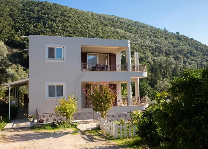 Thea Family 2 * Geni (Lefkada)